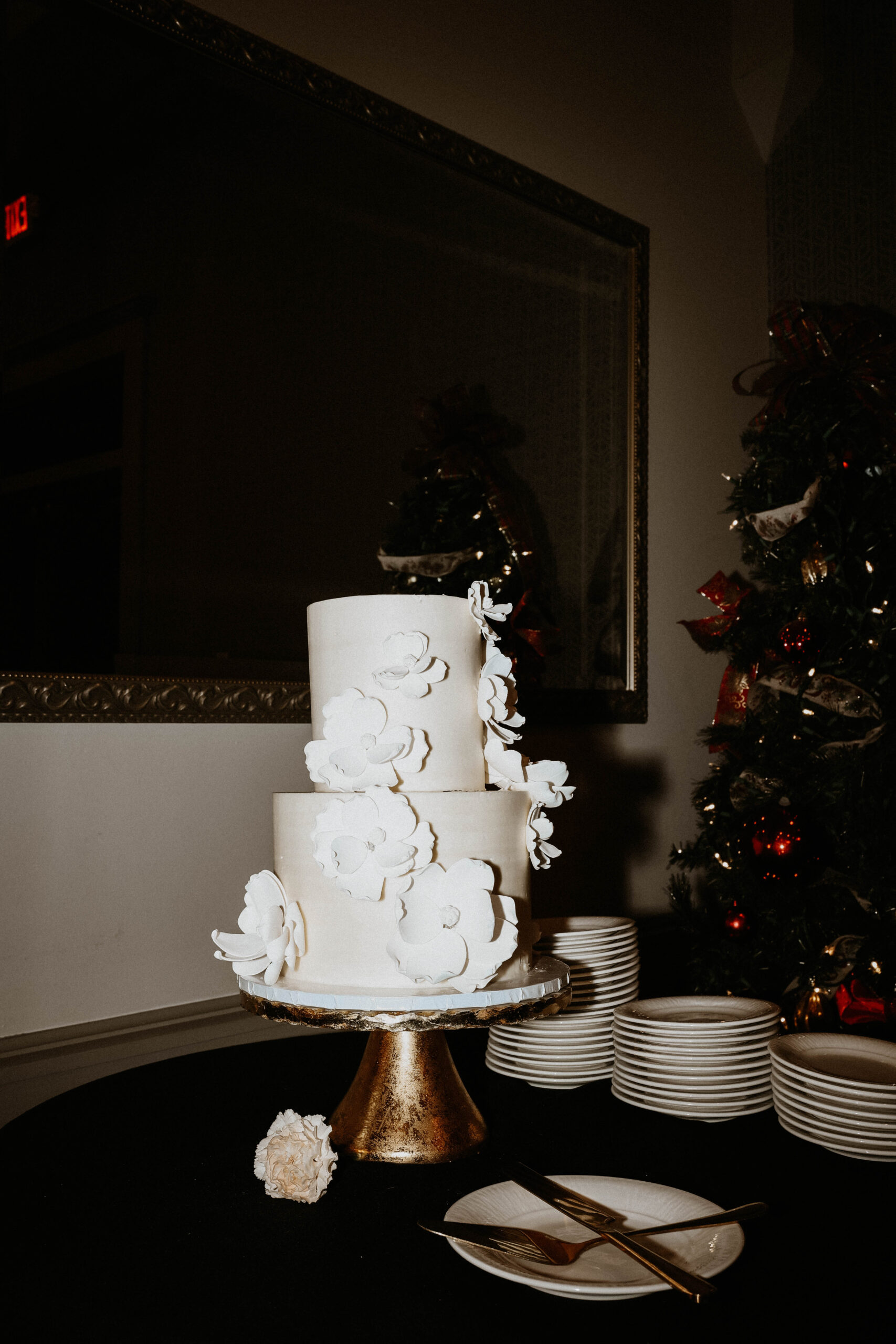 details shot of floral wedding cake 