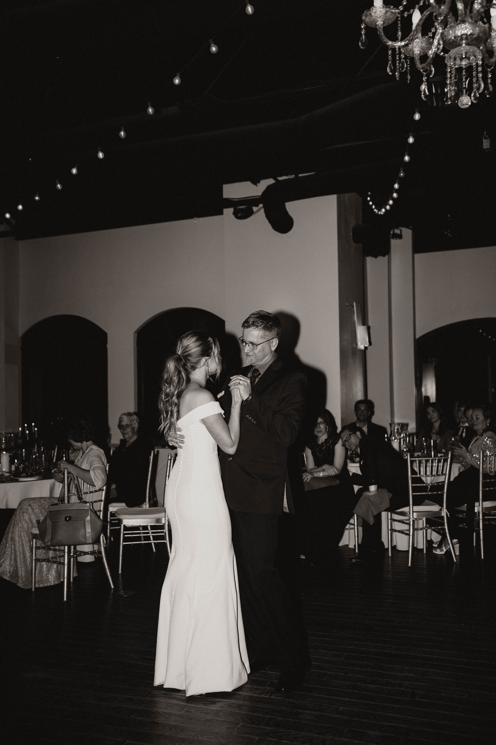 bride and dad first dance 