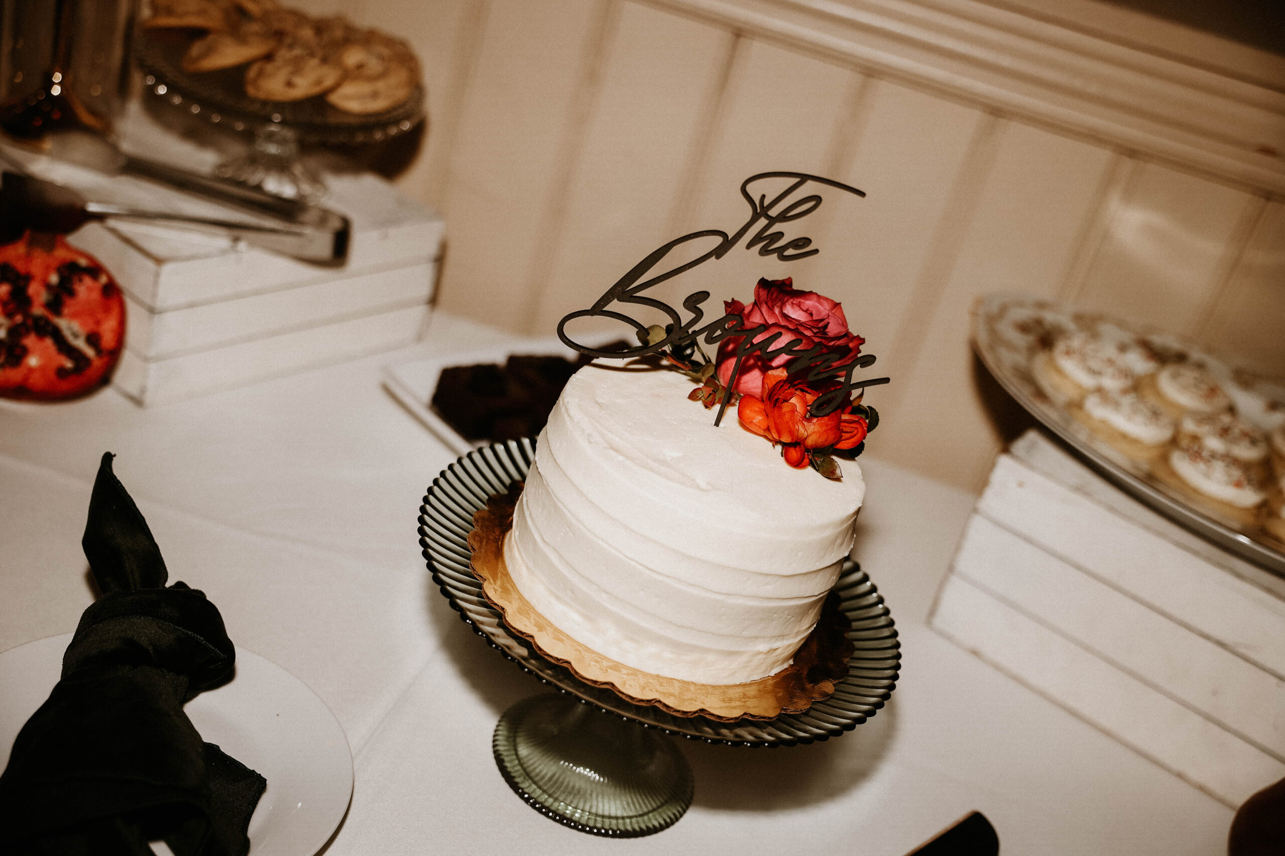 simple floral wedding cake 