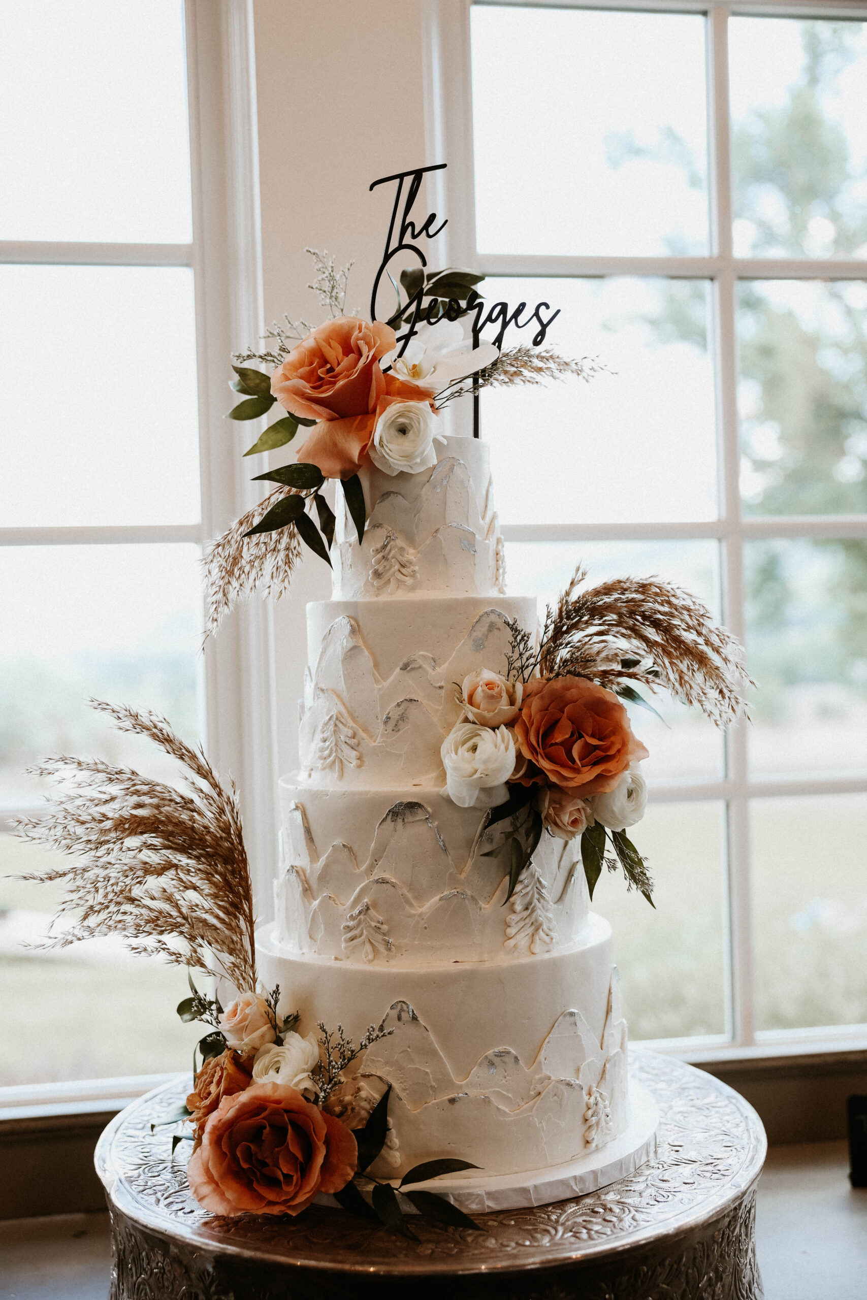 manor house wedding cake 