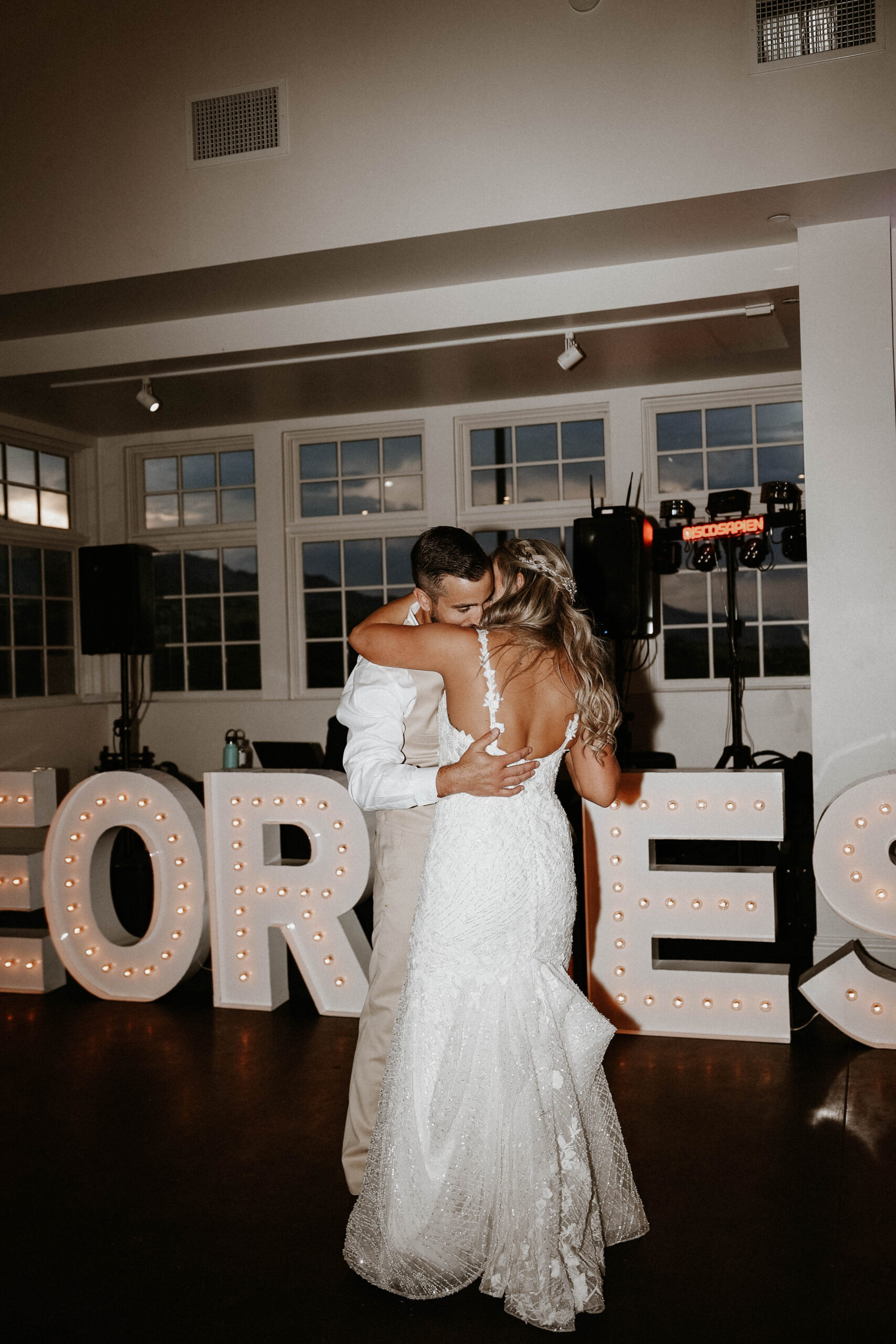 bride and groom's first dance 