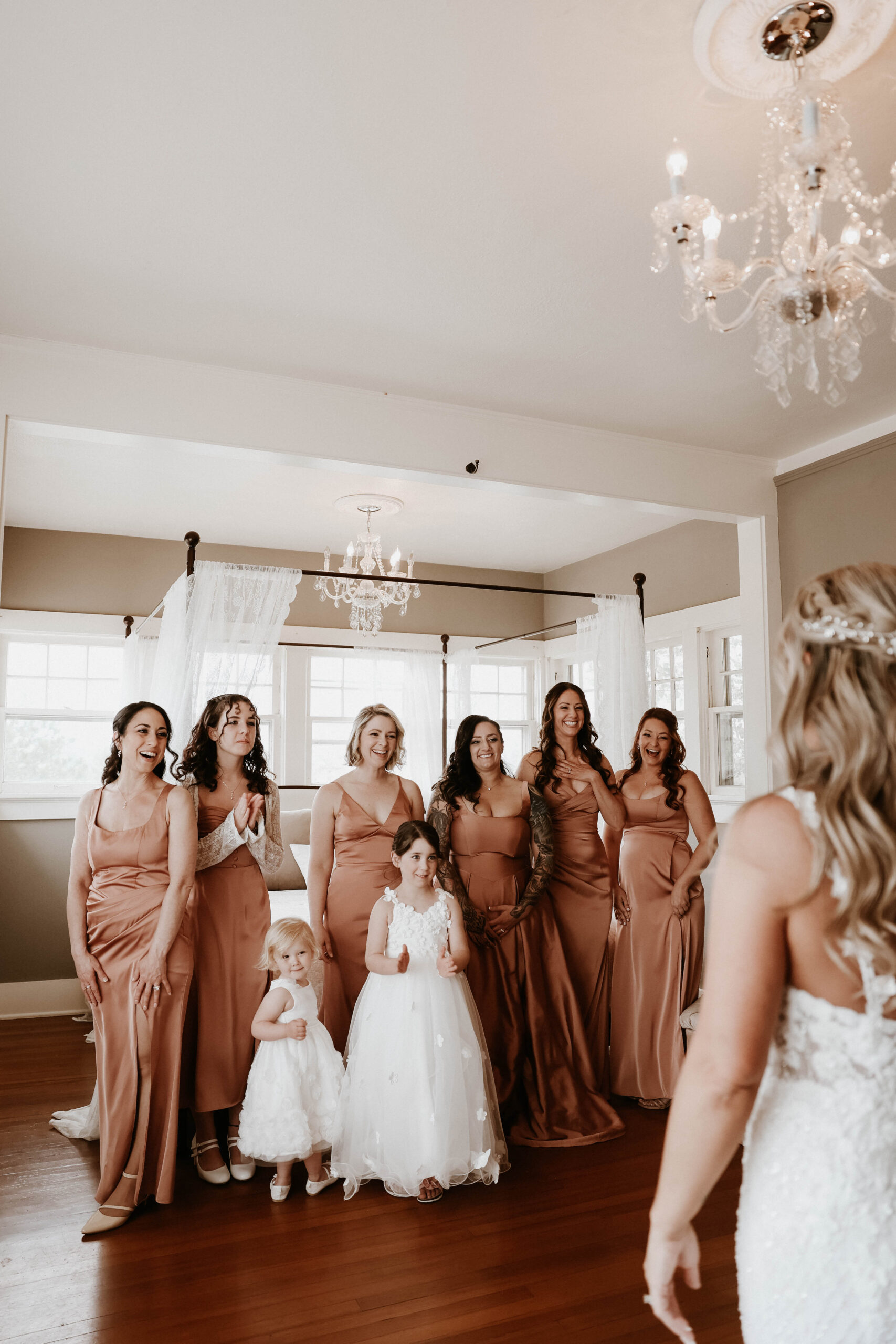 bridesmaids reactions to seeing the bride all ready 