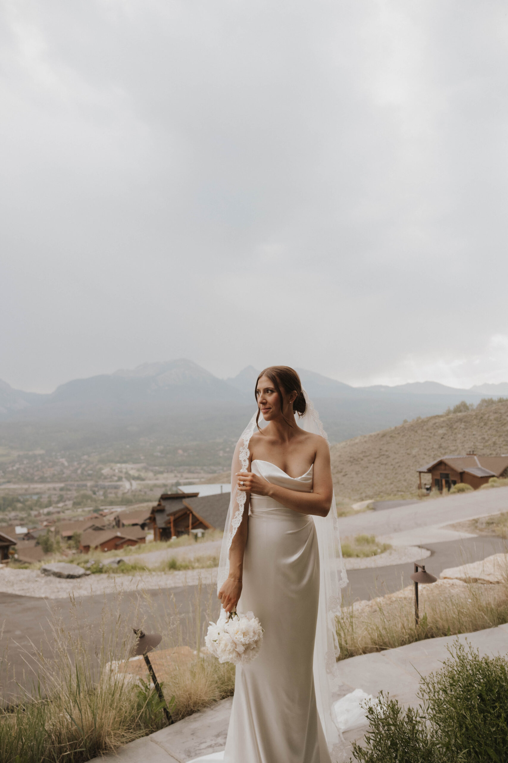 outdoor bridal portraits 