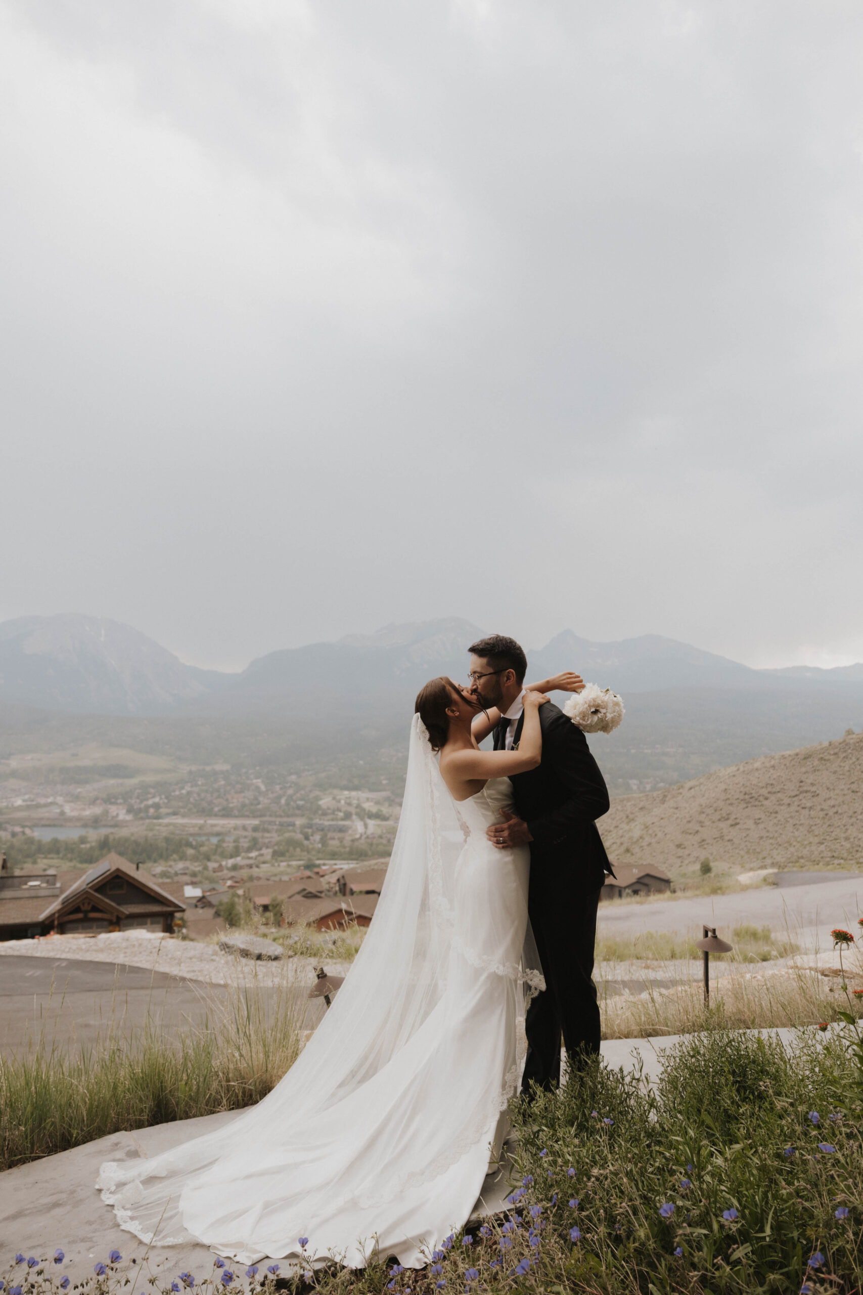 bridal portraits outside the airbnb 