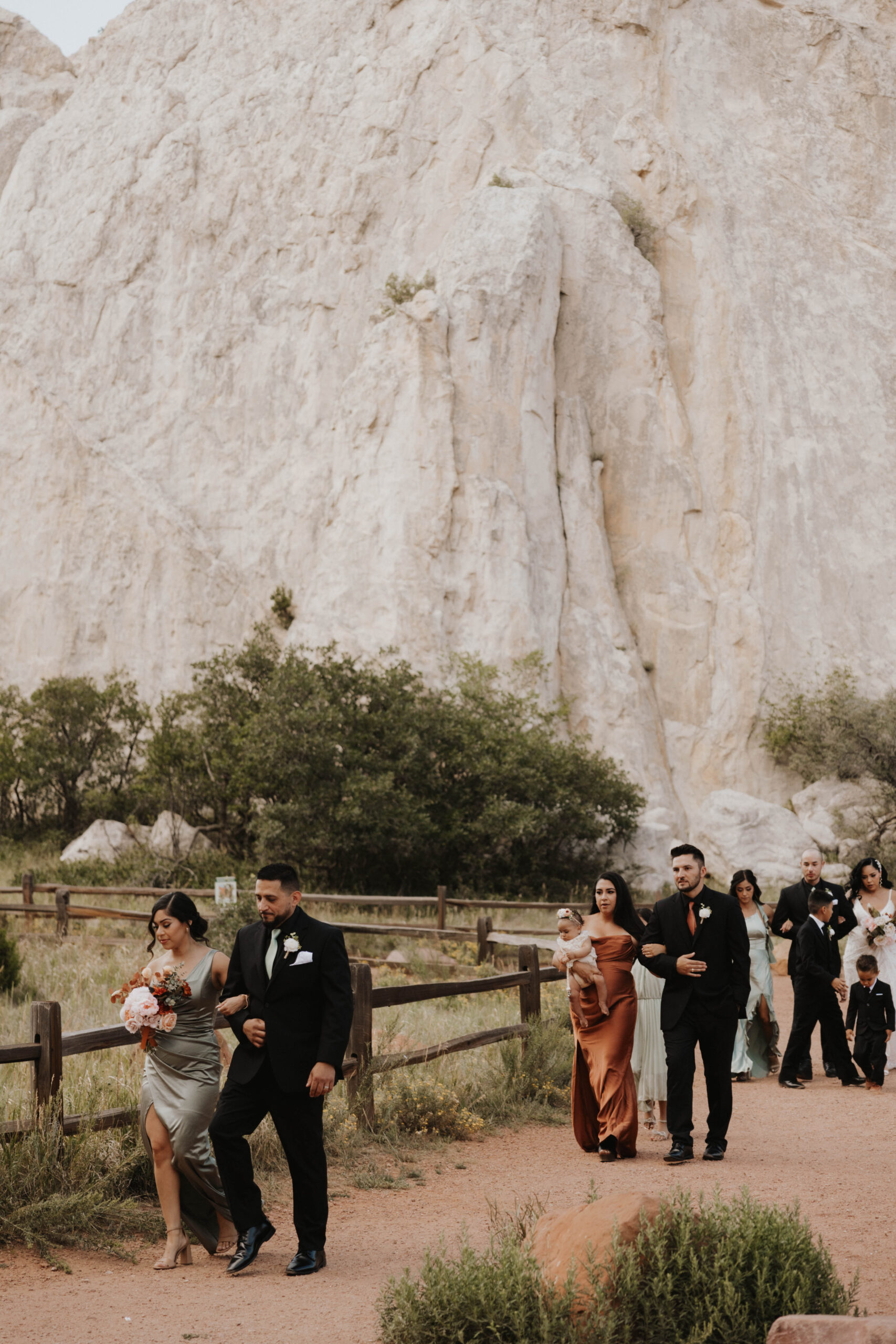 guests walking to wedding at garden of the gods caremony