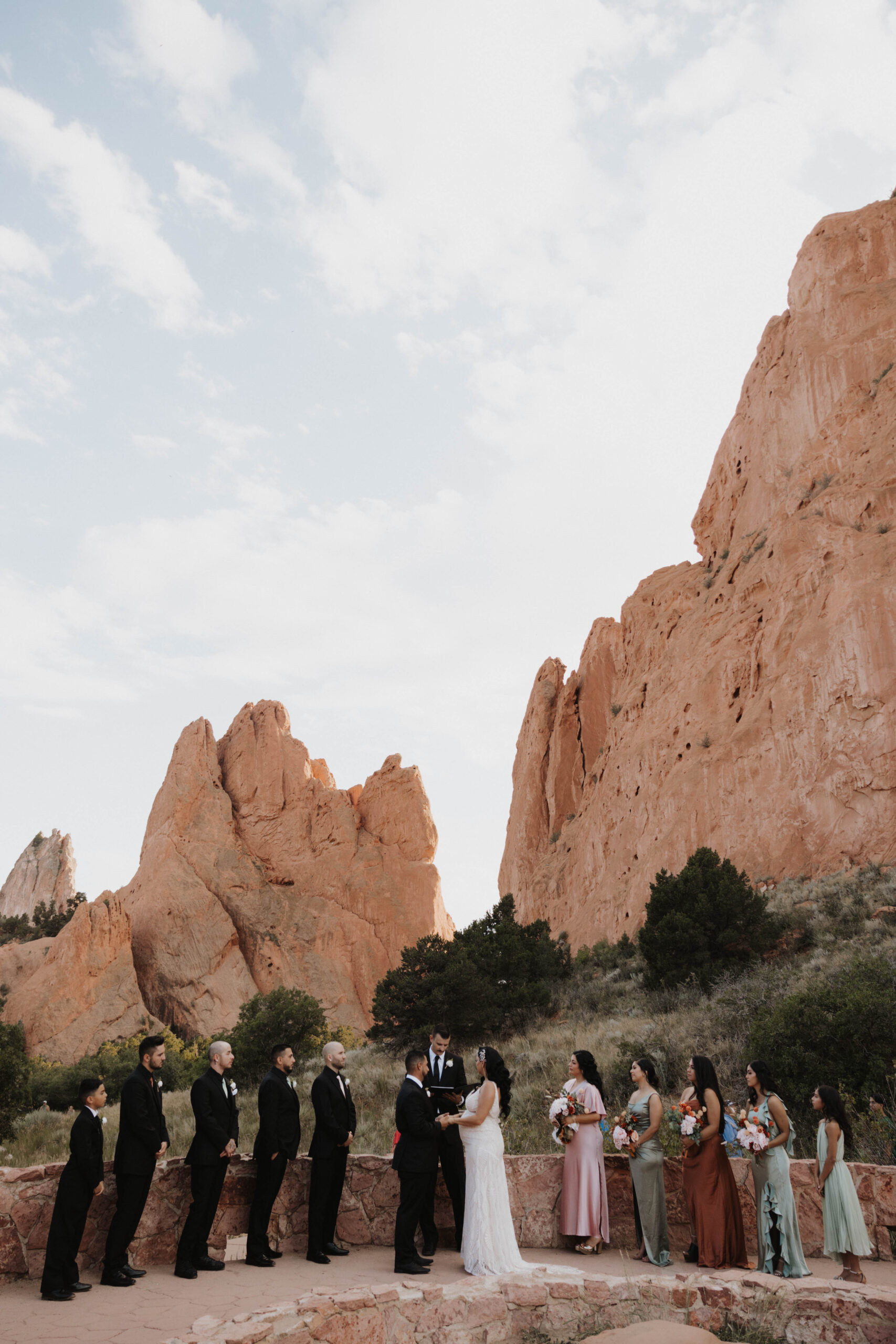 wedding ceremony at garden of the gods
