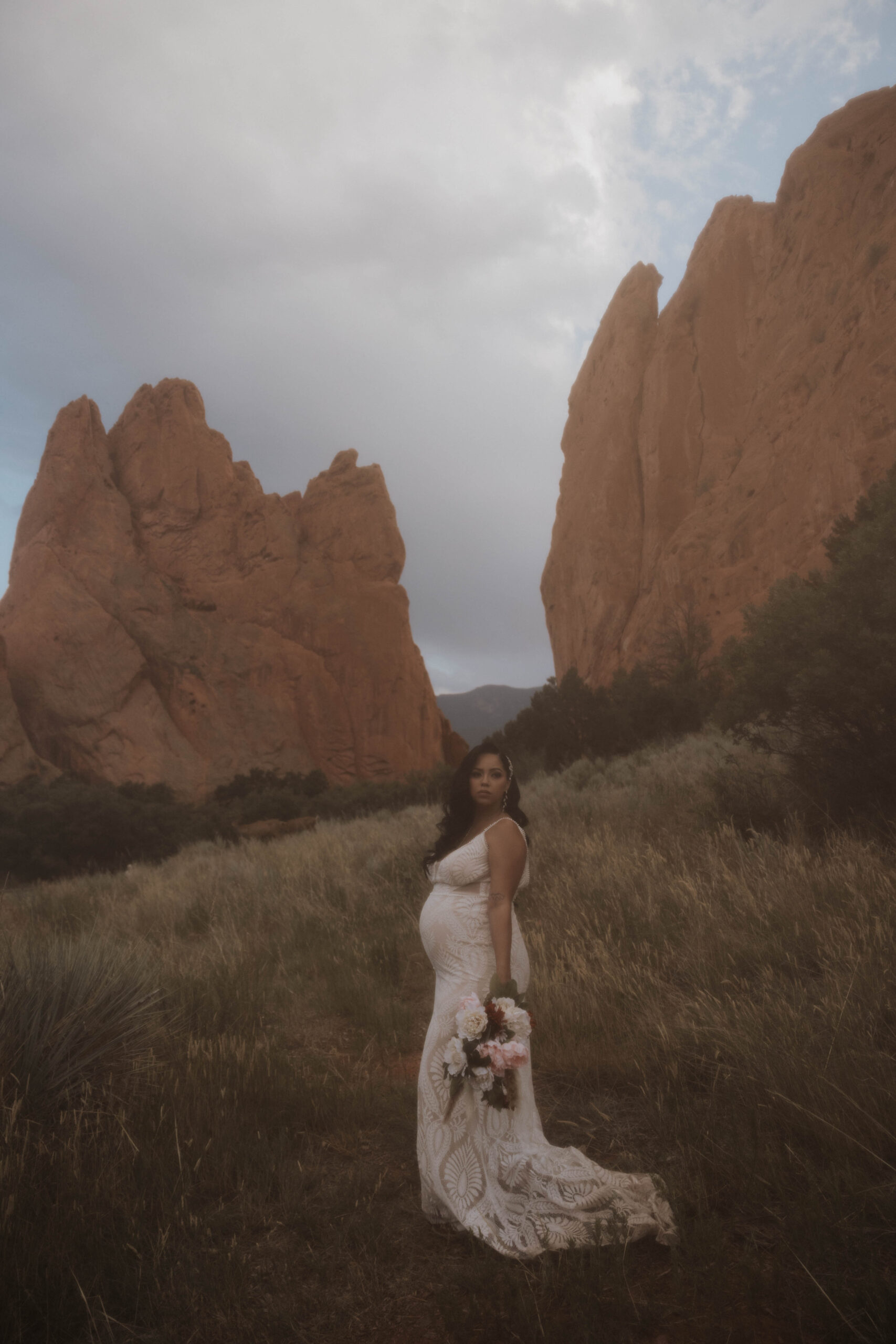 vintage bridal portrait for wedding at garden of the gods