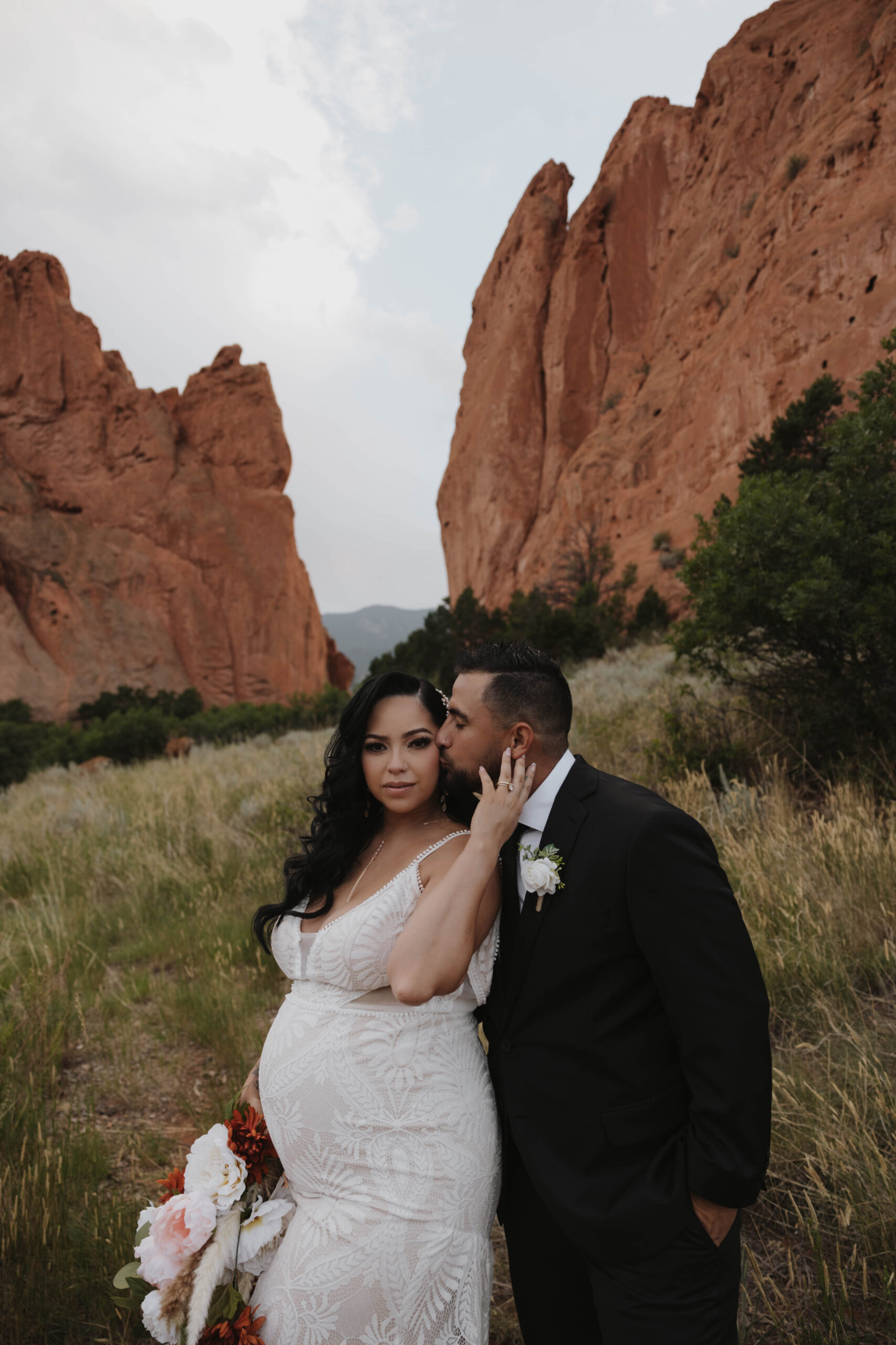 wedding couple portrait at wedding at garden of the gods