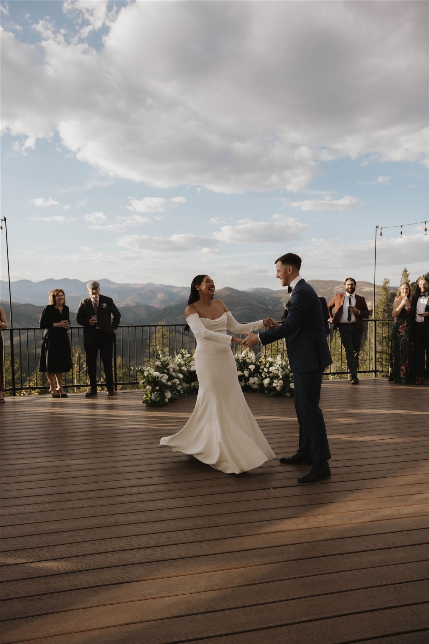 bride and groom''s first dance with mountain views 